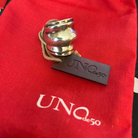 UNOde50 Silver Ring​ - Picture 3 of 4